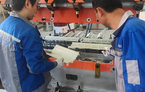 630噸四柱液壓機(jī)-仿古樹脂瓦成型設(shè)備